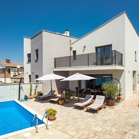 Villa Leonardo Vrznaveri Exterior photo