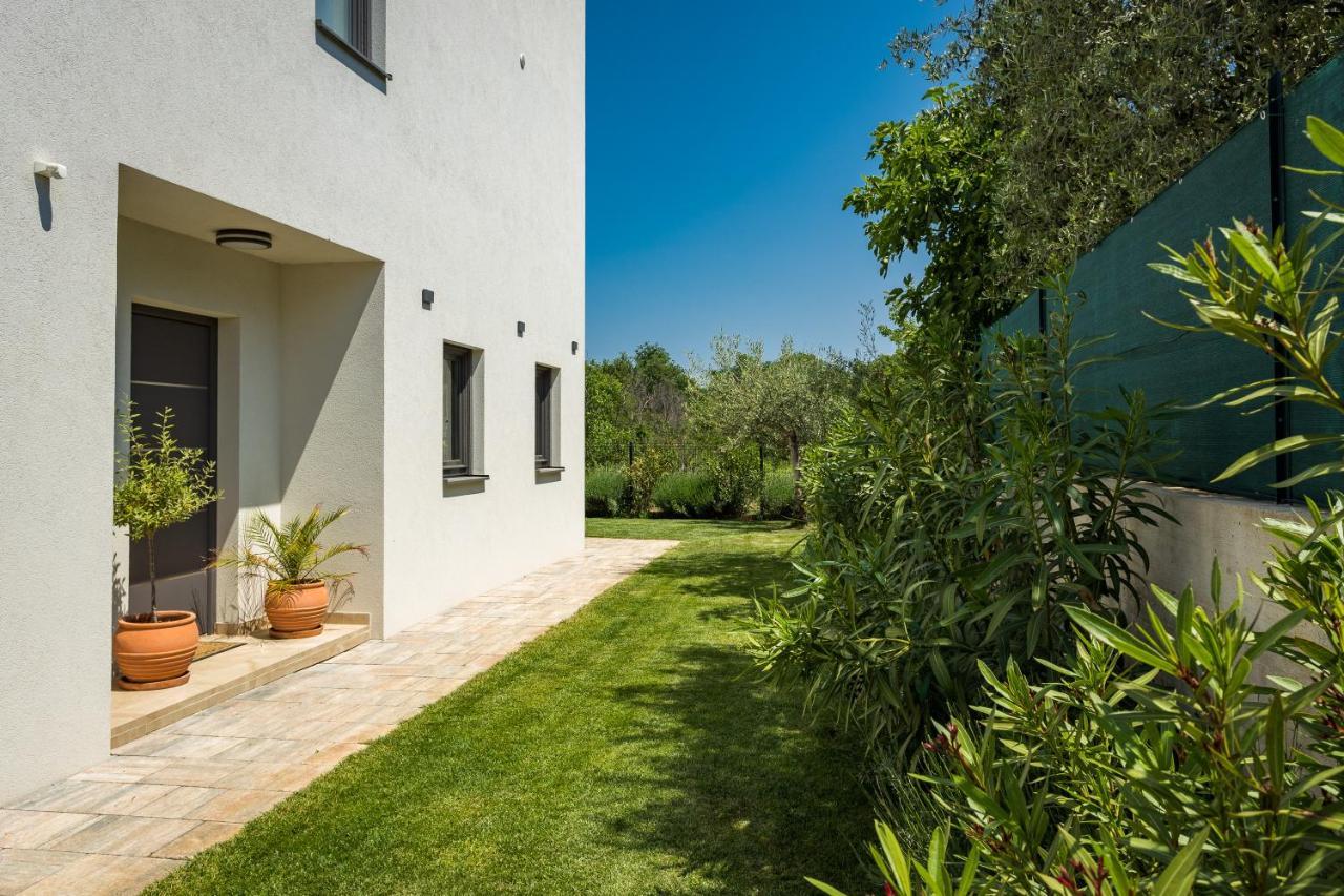 Villa Leonardo Vrznaveri Exterior photo
